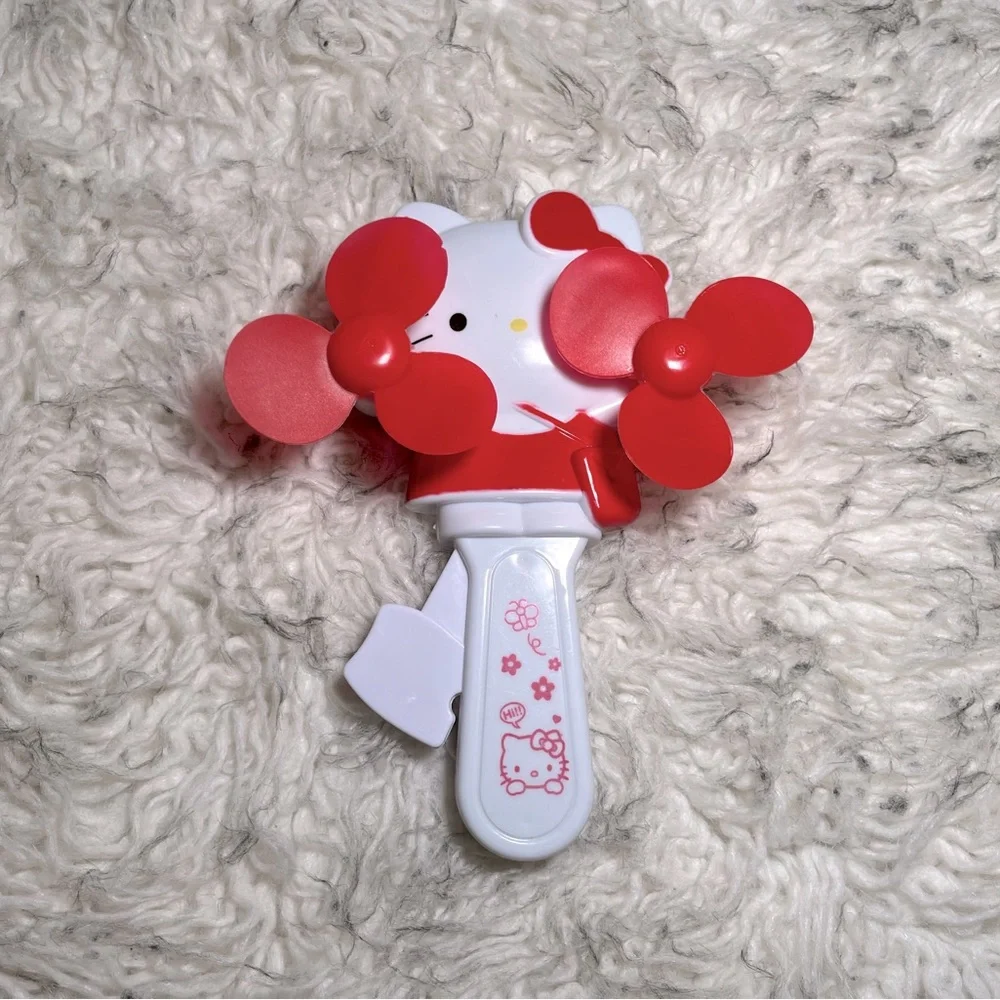 Hello Kitty Handheld Fan - Picture 1 of 3